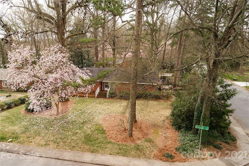 2500 Arnold Dr, Charlotte, NC 28205