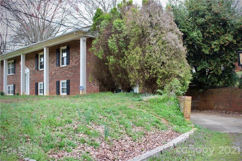 1482 Miller St, Conover, NC 28613
