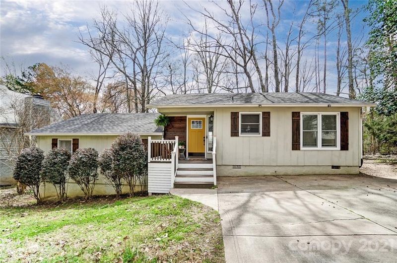 5038 Suwarrow Cir, Tega Cay, SC 29708
