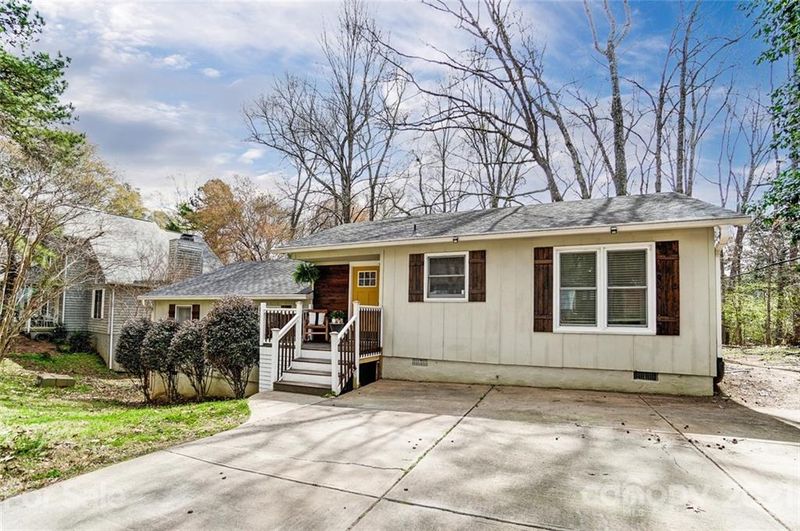 5038 Suwarrow Cir, Tega Cay, SC 29708