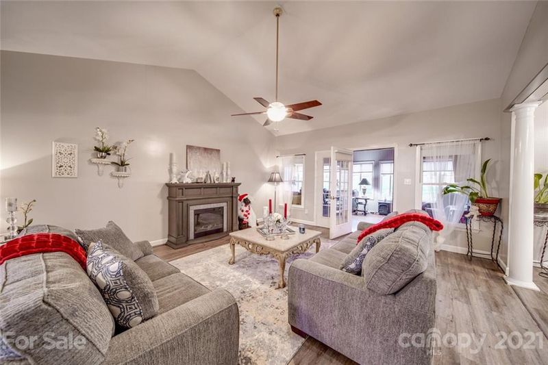 145 Dobbs Dr, Statesville, NC 28625