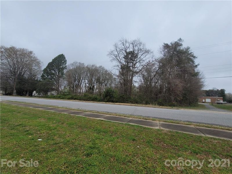 310 W 26th St #3, Newton, NC 28658