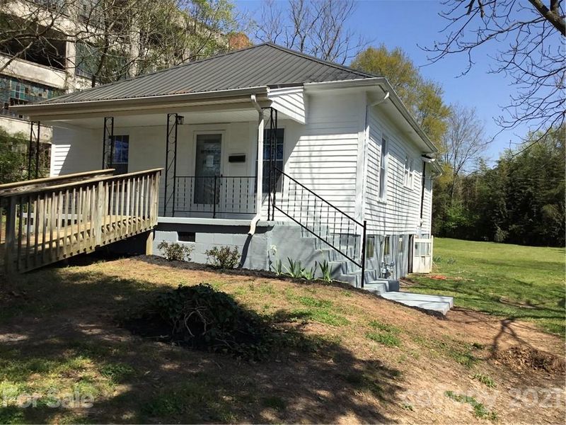 101 Hampshire Ln, Clover, SC 29710