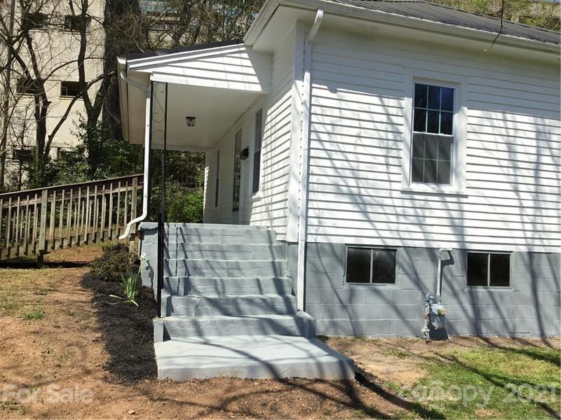 101 Hampshire Ln, Clover, SC 29710