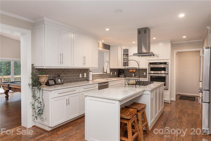 9615 Washam Potts Rd, Cornelius, NC 28031