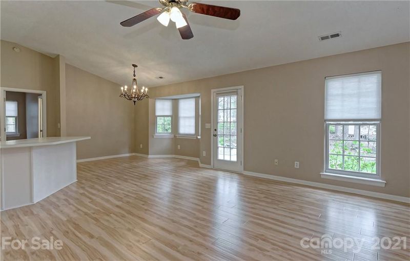 7903 Lawyers Rd, Charlotte, NC 28227