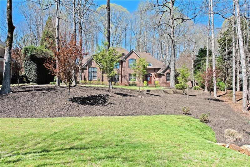 1115 Hudson Pl, Davidson, NC 28036