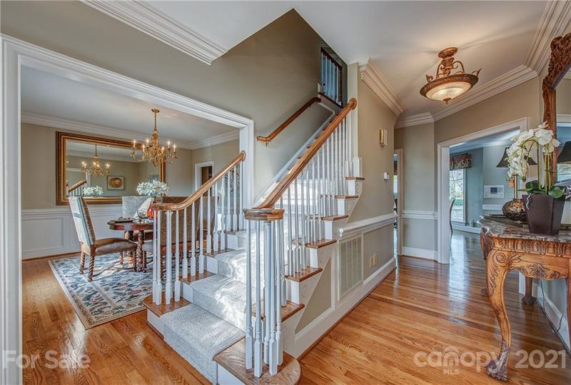 210 Keyhole Ct, Cramerton, NC 28032