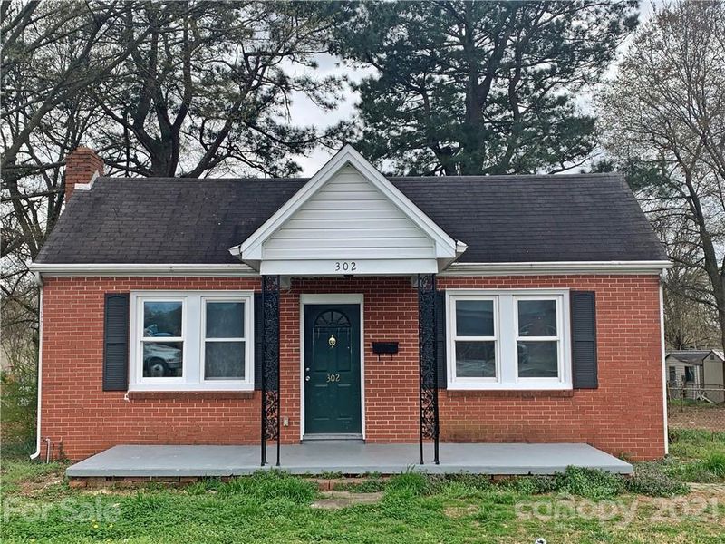 302 Memorial Dr, Clover, SC 29710