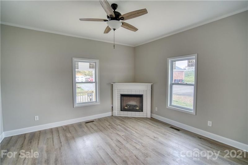 90 5th St, Cramerton, NC 28032