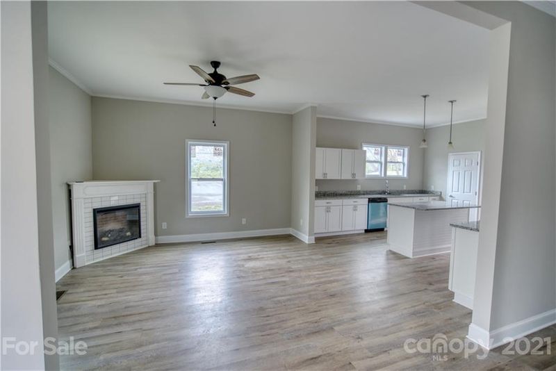 90 5th St, Cramerton, NC 28032