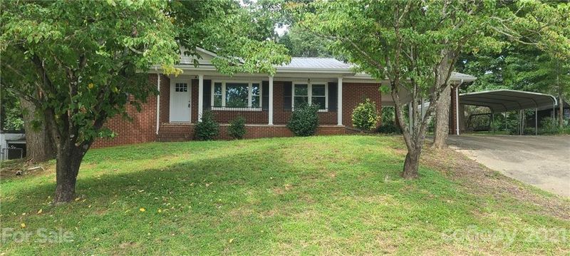 2043 9th Ave NE, Hickory, NC 28601