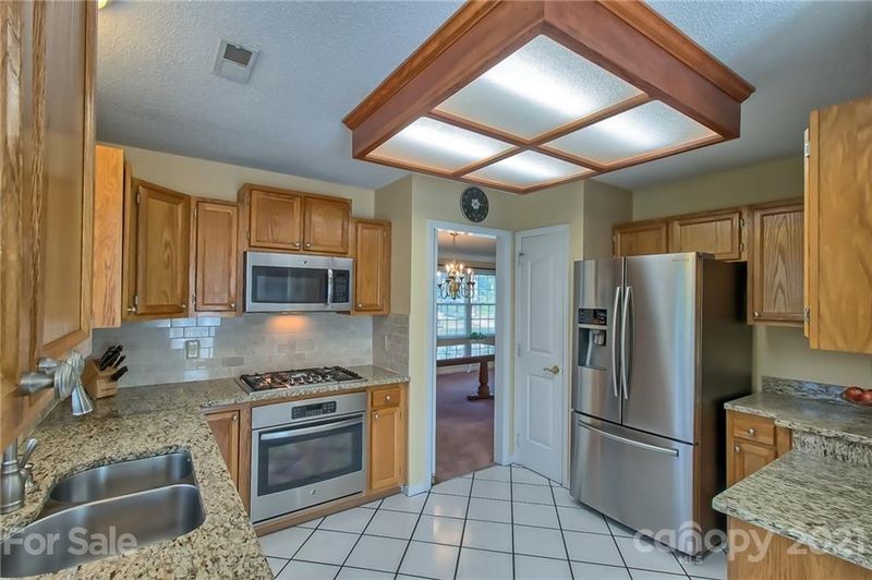 3000 Fieldpointe Ln, Charlotte, NC 28210