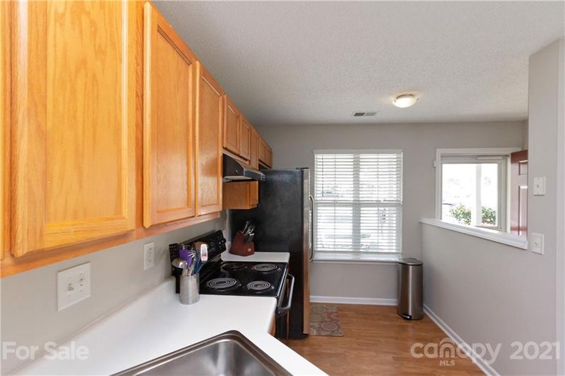 8246 Rudolph Rd, Charlotte, NC 28216