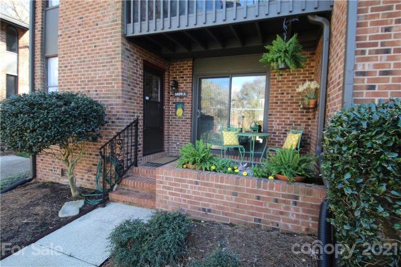 5809 Sharon Rd #A, Charlotte, NC 28210