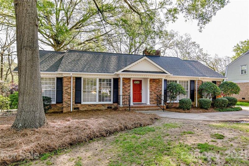 5639 Sharon Rd, Charlotte, NC 28210