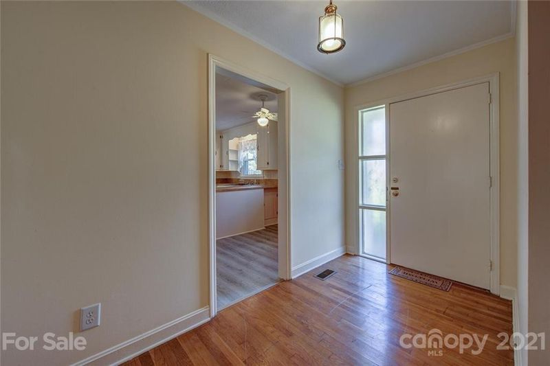 2210 Bayview St, Gastonia, NC 28054