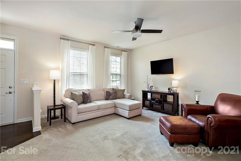 1718 Evergreen Dr, Charlotte, NC 28208