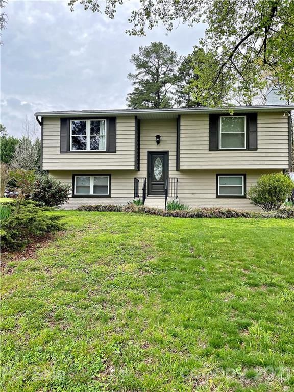 8001 Bald Ridge Dr, Charlotte, NC 28227