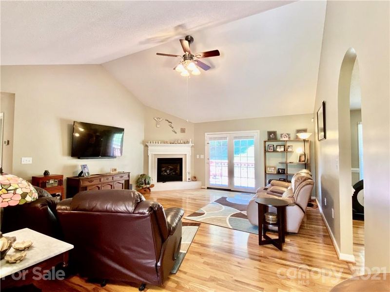 5010 Butner Dr, Hickory, NC 28602