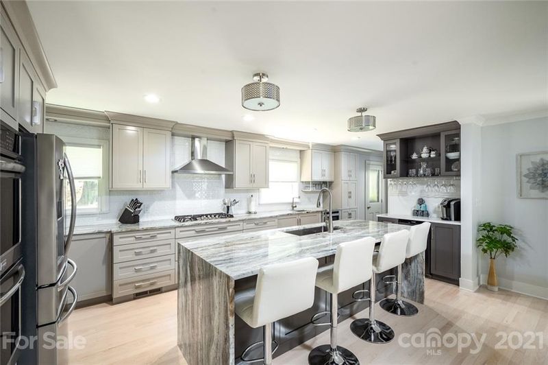 617 Torrence Dr, Gastonia, NC 28054