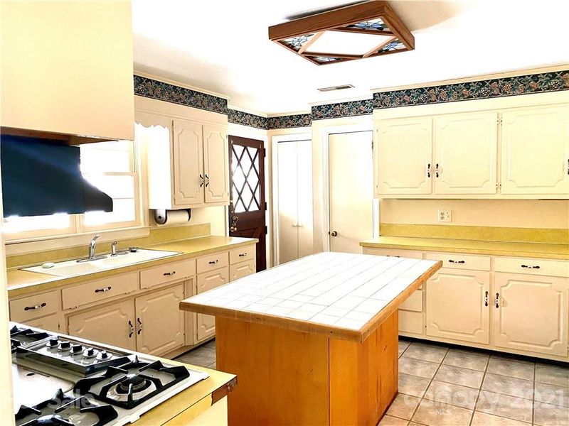 524 Bonview Ave, Lincolnton, NC 28092