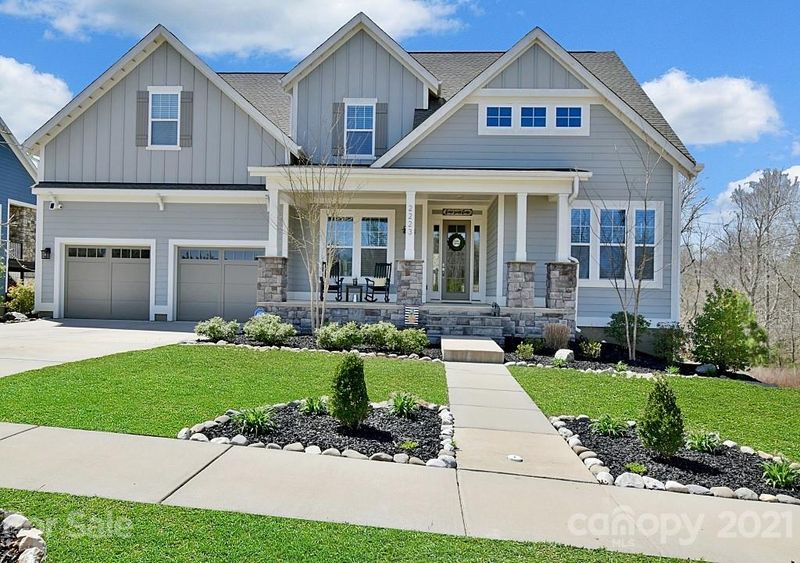 2223 Paddlers Cove Dr, Clover, SC 29710
