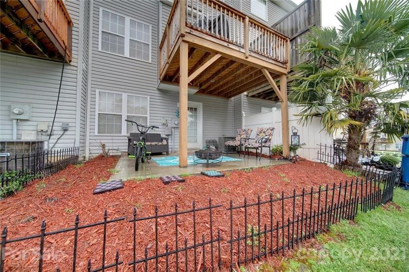 209 Rock Ridge Ln, Mount Holly, NC 28120