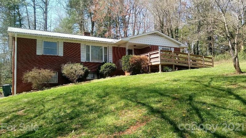 1307 9th Ave NW, Conover, NC 28613