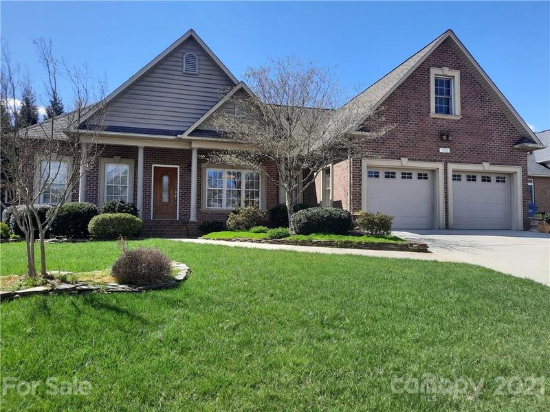 1722 30th Avenue Dr NE, Hickory, NC 28601