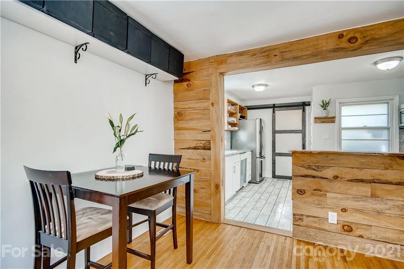 524 E Woodlawn Rd, Charlotte, NC 28209