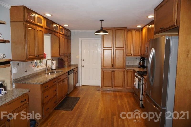 2930 8th Street Ct NE, Hickory, NC 28601
