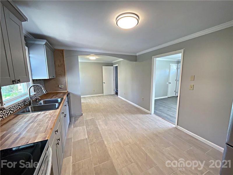 616 9th Avenue Dr SE, Hickory, NC 28602