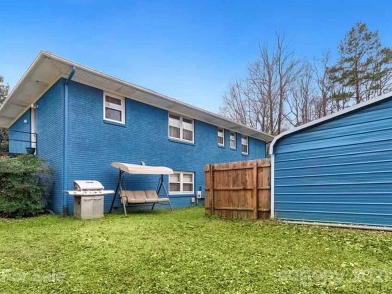 620 Derrydowne Dr, Charlotte, NC 28213