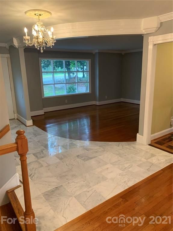 3815 Carmel Forest Dr, Charlotte, NC 28226