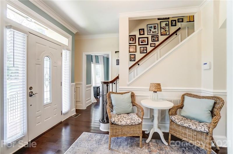 301 Amanda Dr, Matthews, NC 28104