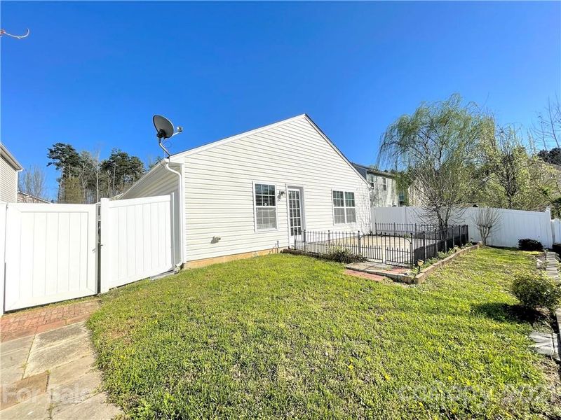 10115 Turkey Point Dr, Charlotte, NC 28214