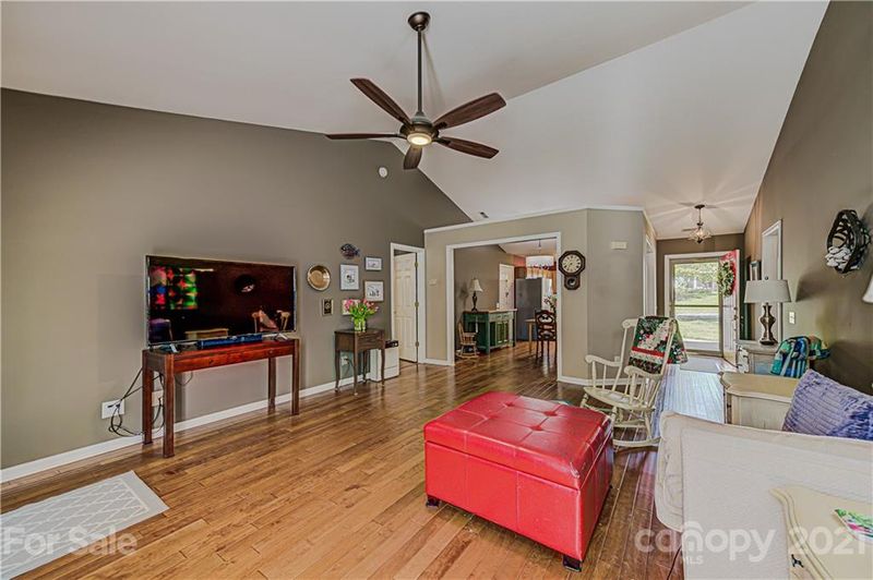 713 Clearbrook Rd, Matthews, NC 28105