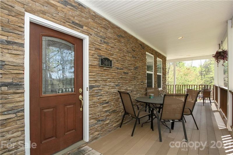 300 Robinson Rd, Mooresville, NC 28117