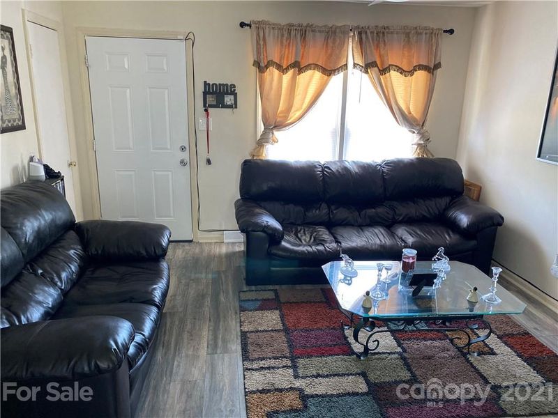 730 Dunbrook Ln, Charlotte, NC 28217