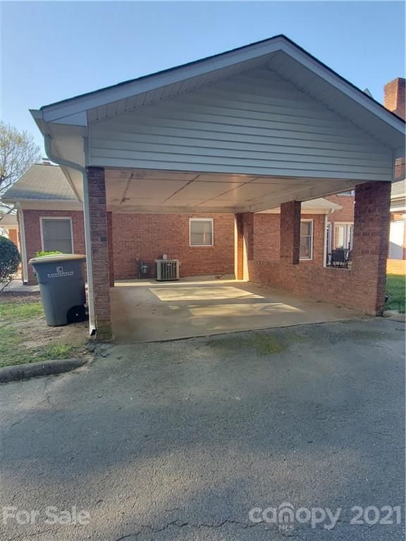 639 Hunter Oak Dr, Kannapolis, NC 28083