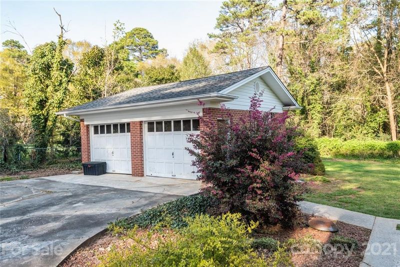 1248 9th St NW, Hickory, NC 28601