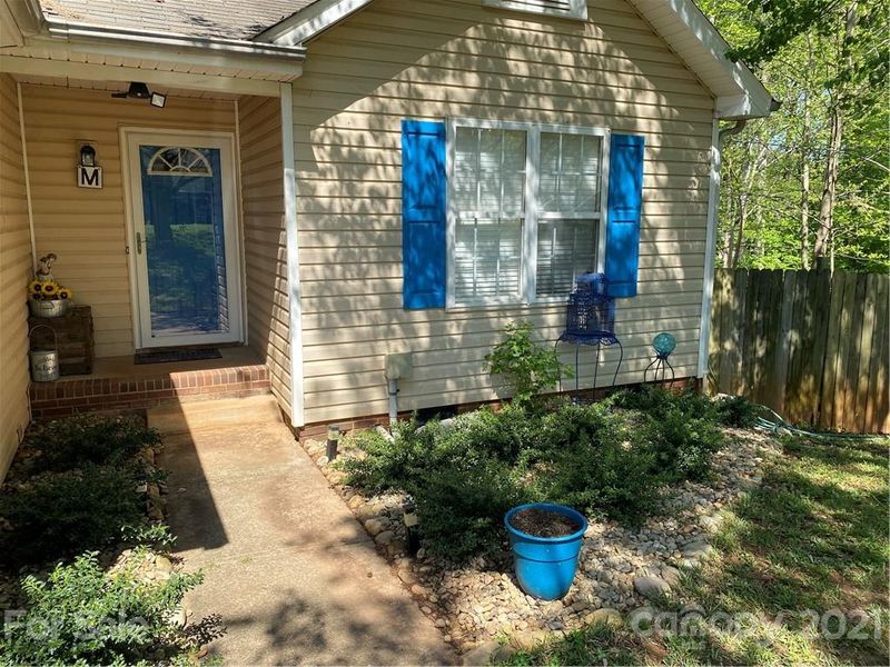 7933 Rolling Stone Ave, Charlotte, NC 28216