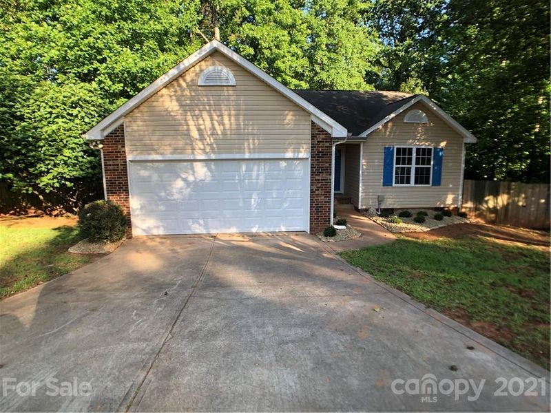 7933 Rolling Stone Ave, Charlotte, NC 28216