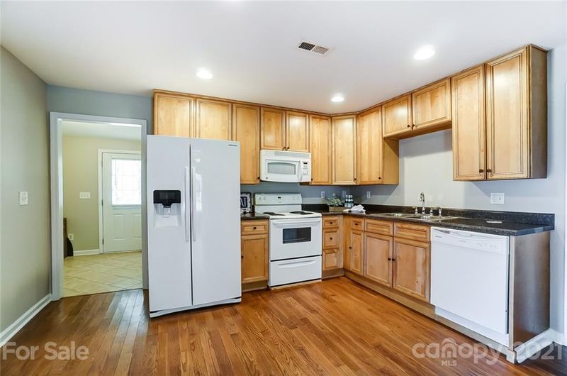 3003 Lowell Rd, Gastonia, NC 28054
