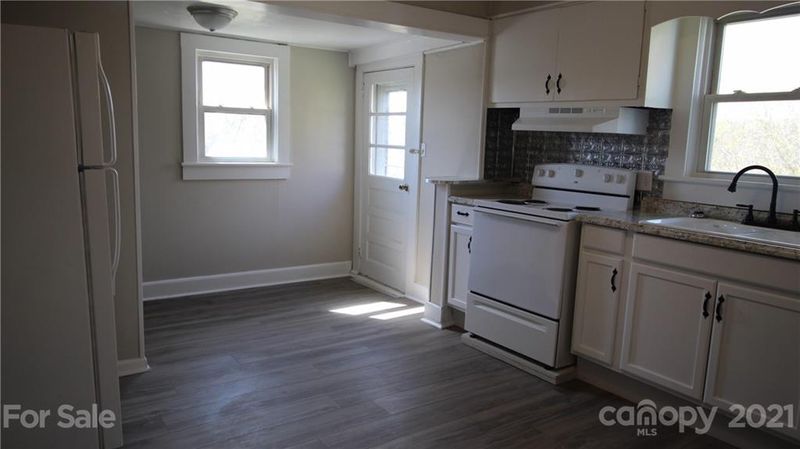 170 19th Ave SW, Hickory, NC 28602
