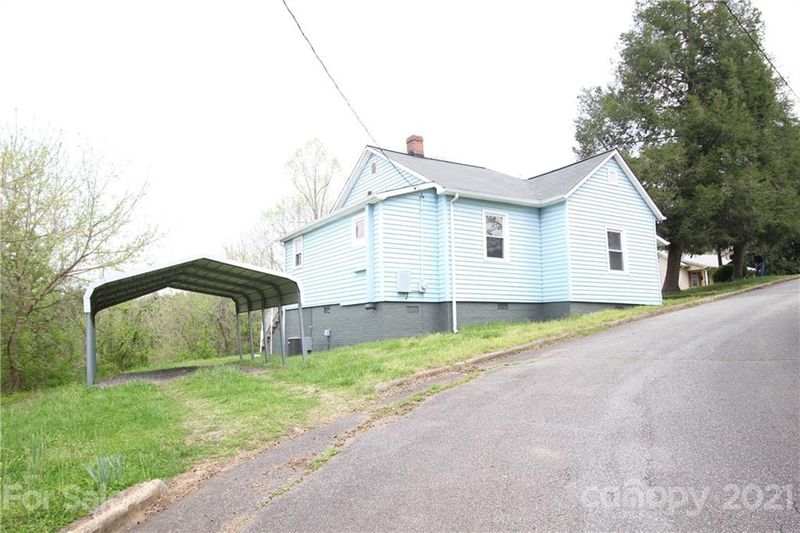 170 19th Ave SW, Hickory, NC 28602