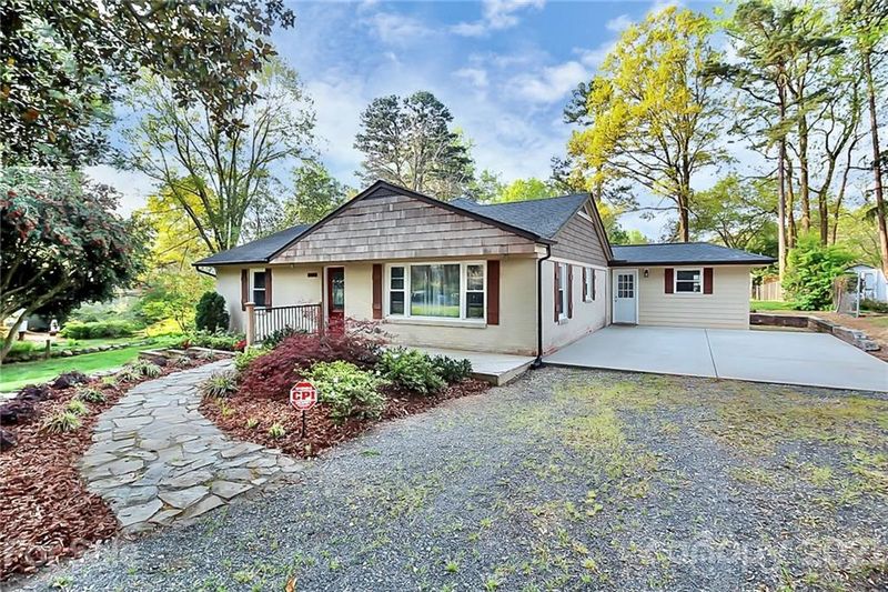 2640 Palm Ave, Charlotte, NC 28205