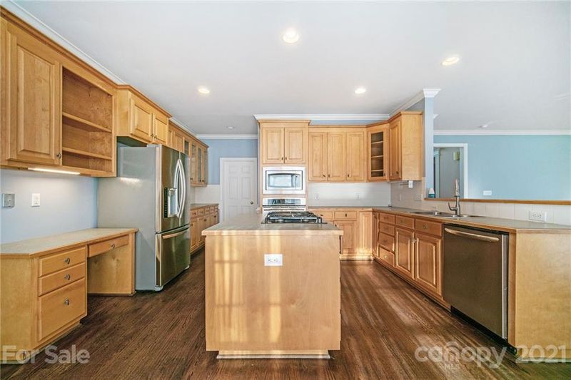 9600 Oliver Ct, Harrisburg, NC 28075