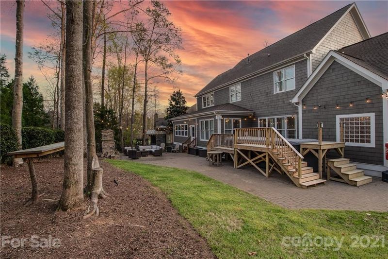 18208 Old Arbor Ct, Davidson, NC 28036